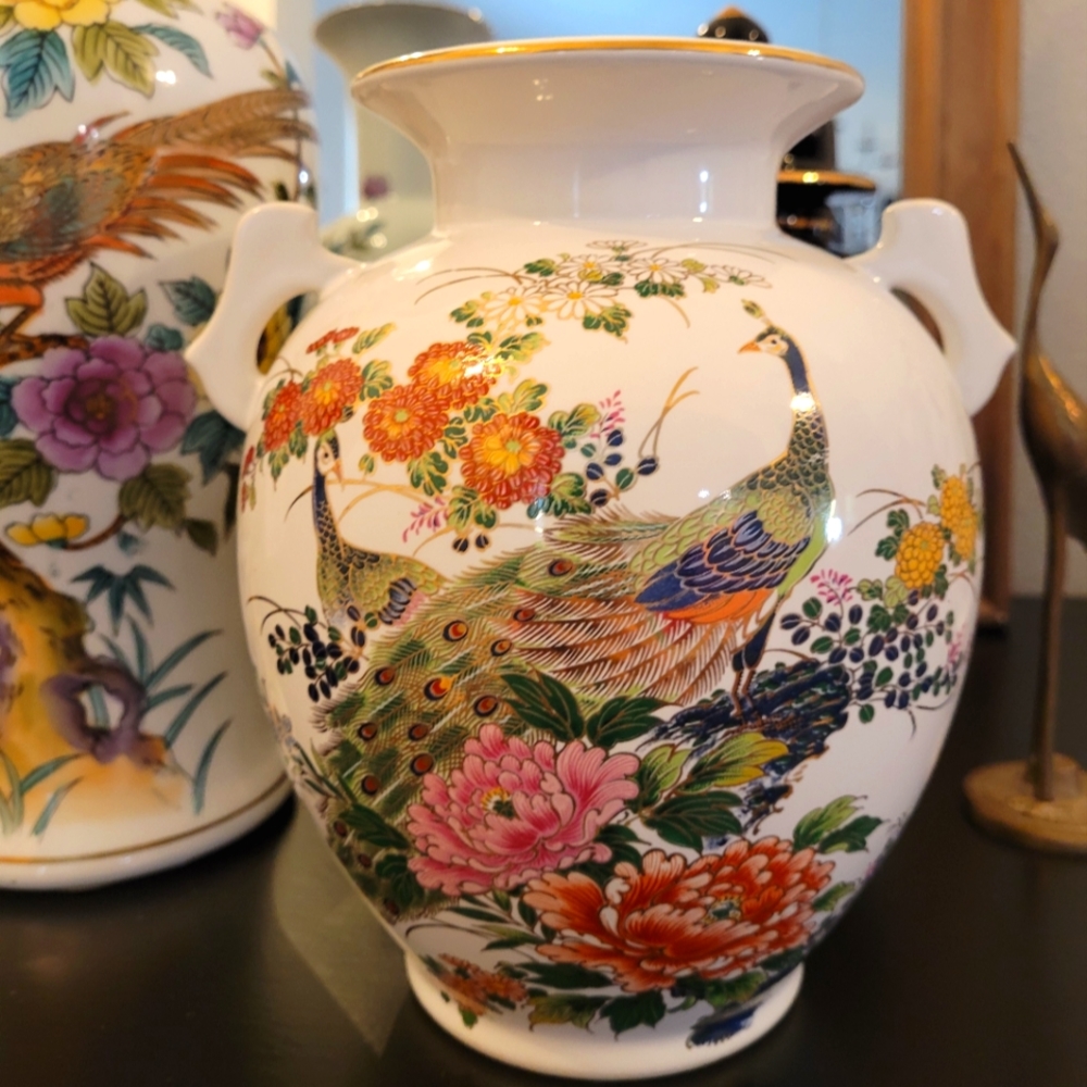 Vintage Chinoiserie vase